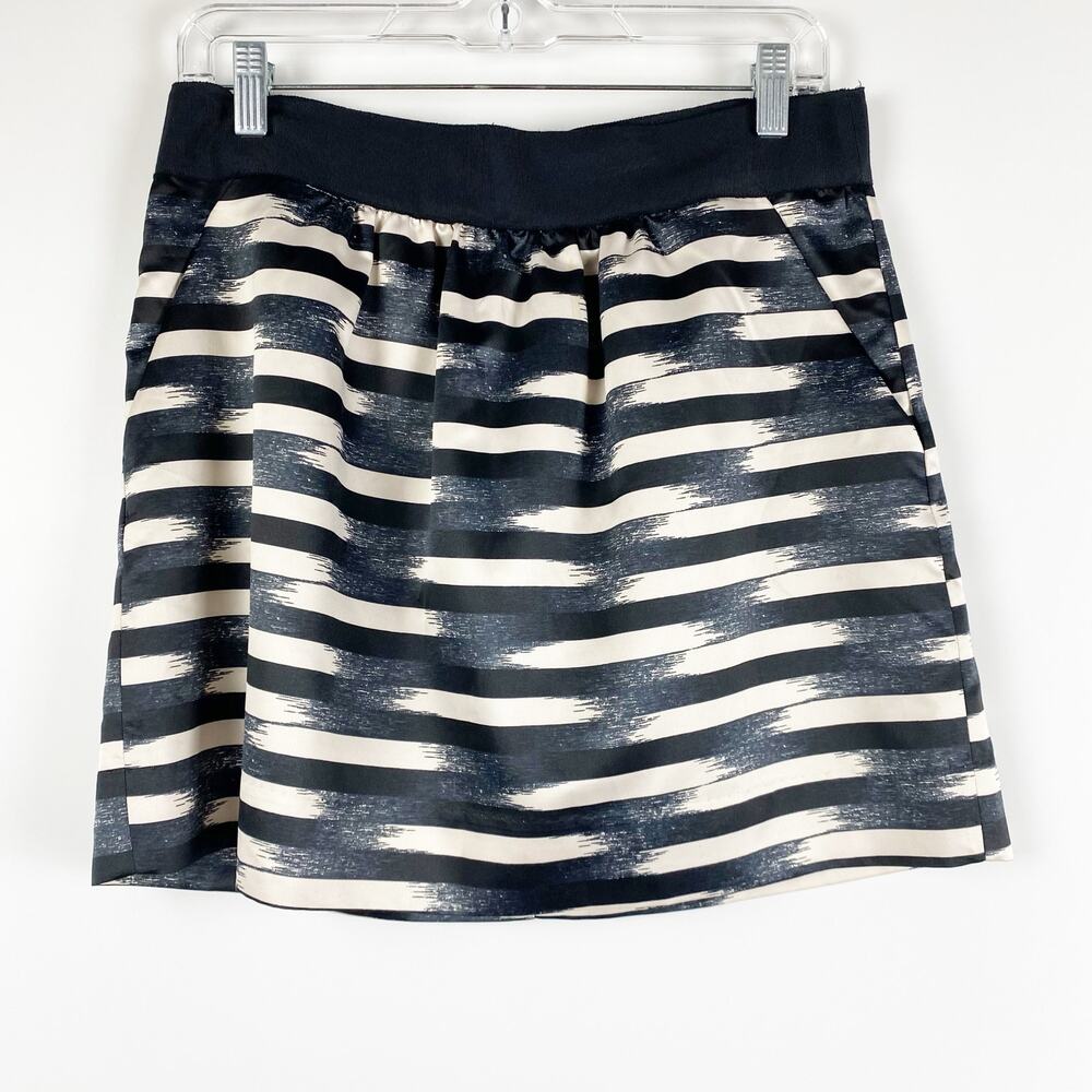 Gap Satin Striped Mini Skirt Lined Pockets Gray Black Womens Size 2 - Picture 3 of 13